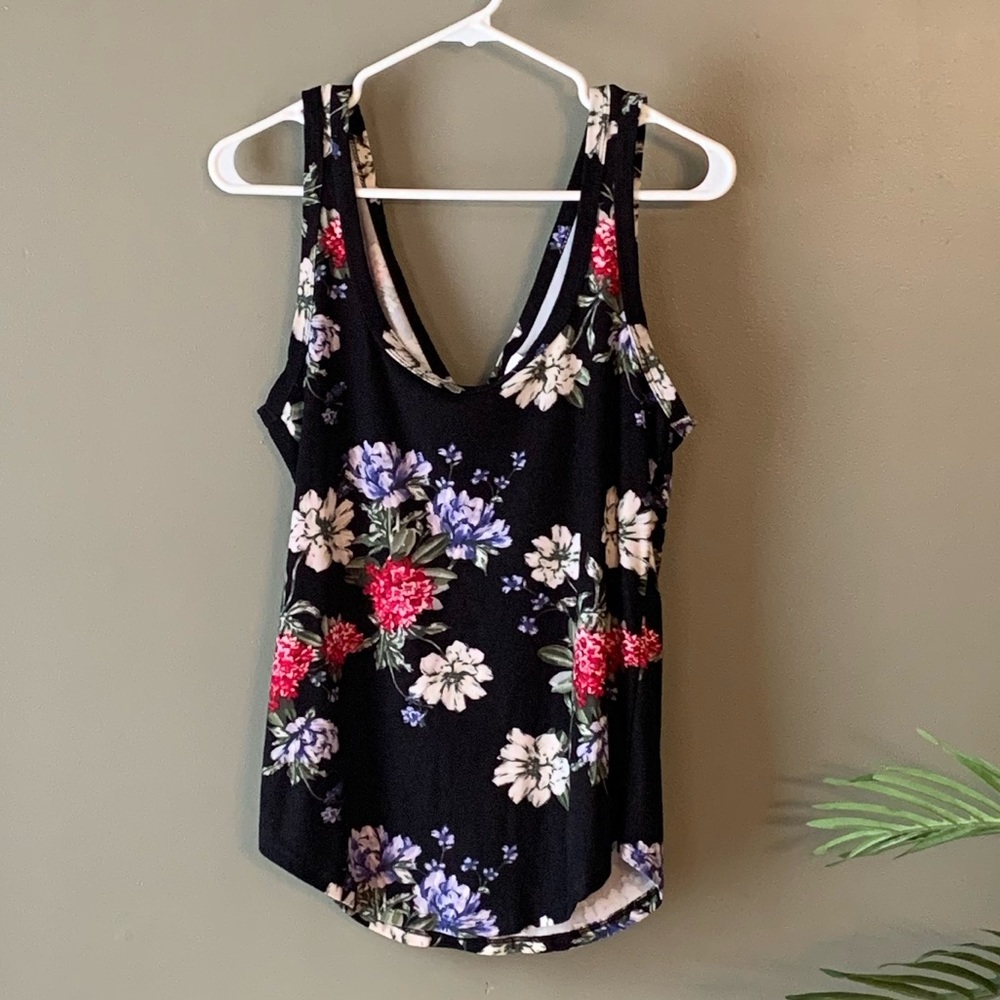 Derek Heart Floral Tank